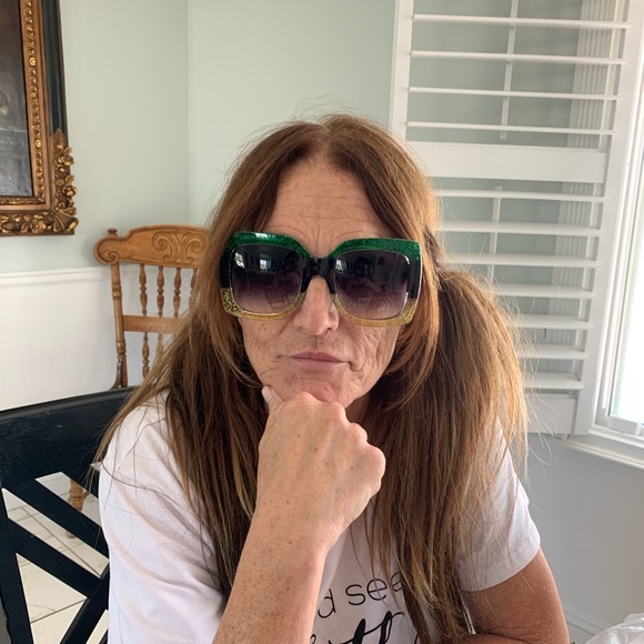 🍁4 for $25 Big Square sparkly sun glasses - Picture 3 of 6